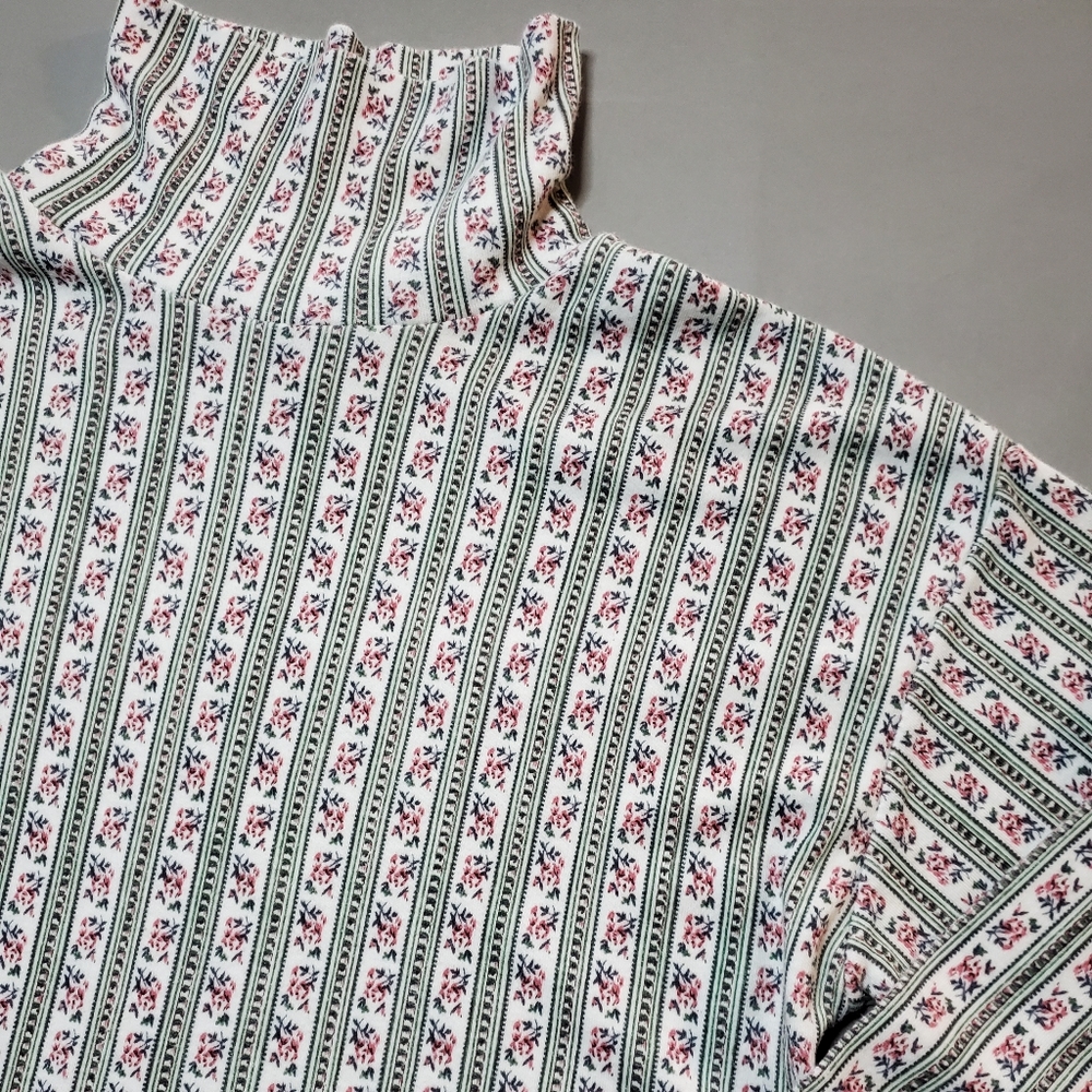Vintage | Turtleneck Floral Striped Roses T Shirt
